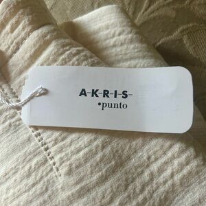 Akris Punto Textured Cream Skirt